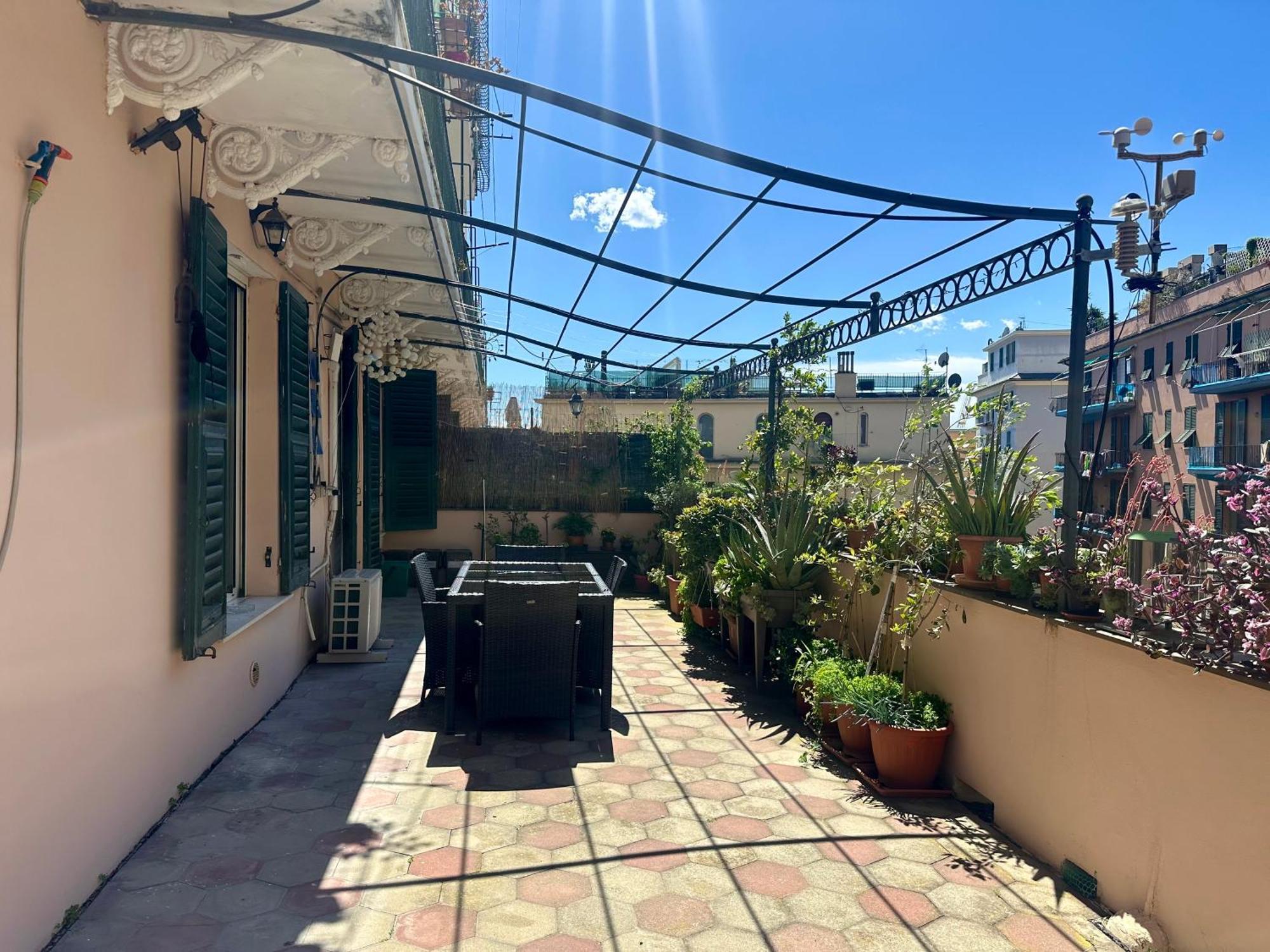 Sole, Terrazza, Centro Citta E Wi-Fi Veloce! Apartment Genoa Exterior photo